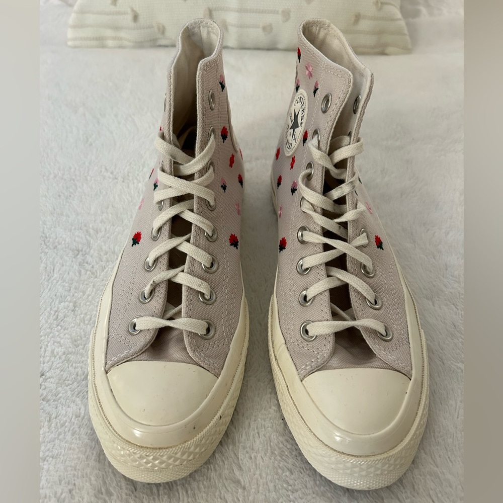 High Top Converse Chuck 70 Floral Embroidery Women’s High Top Shoe - Picture 9 of 11